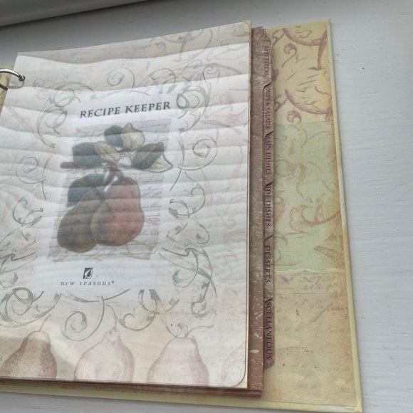 New Seasons Recipe Keeper Hardcover Binder with Magnets and Notepad - Picture 5 of 8